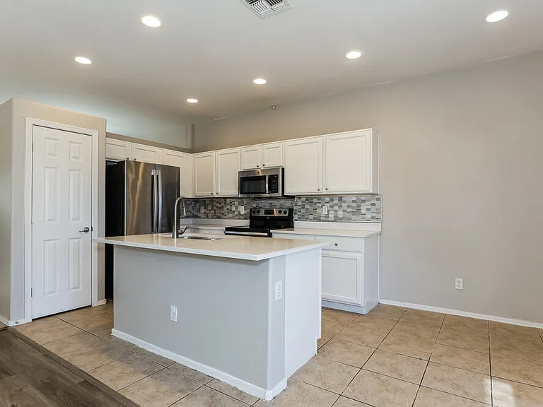 45129 W Desert Cedars Ln — Photo 4