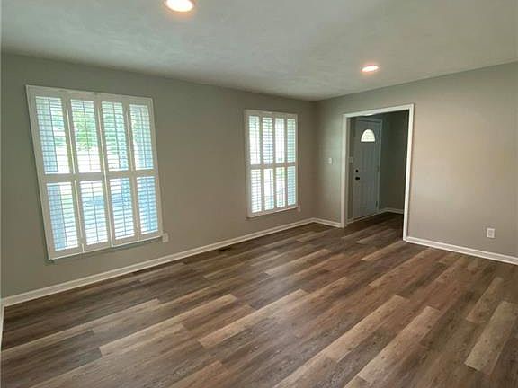 5th image of 459 Shoreline Dr
