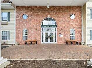6412 Richmond Rd #412, West Milford, NJ 07480