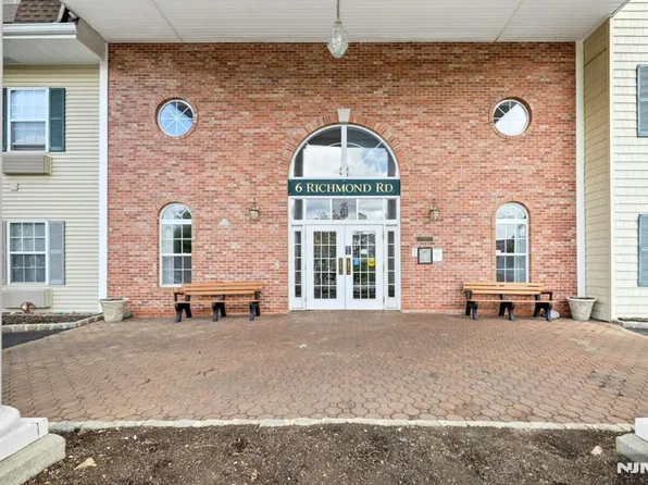 6412 Richmond Rd #412, West Milford, NJ 07480