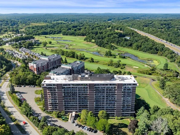 40 Village Rd #311, Middleton, MA 01949