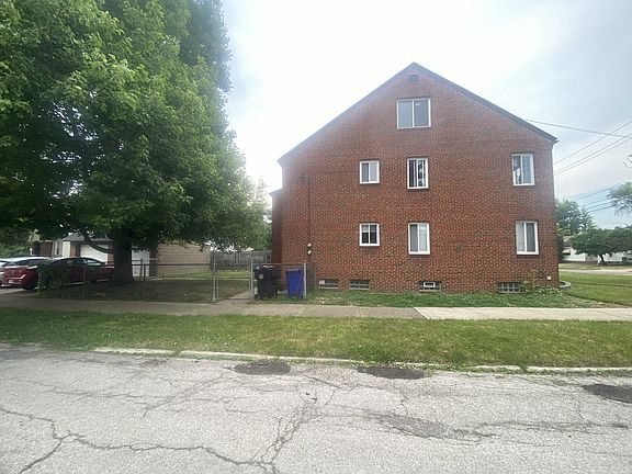 3rd image of 3614 Warren Rd