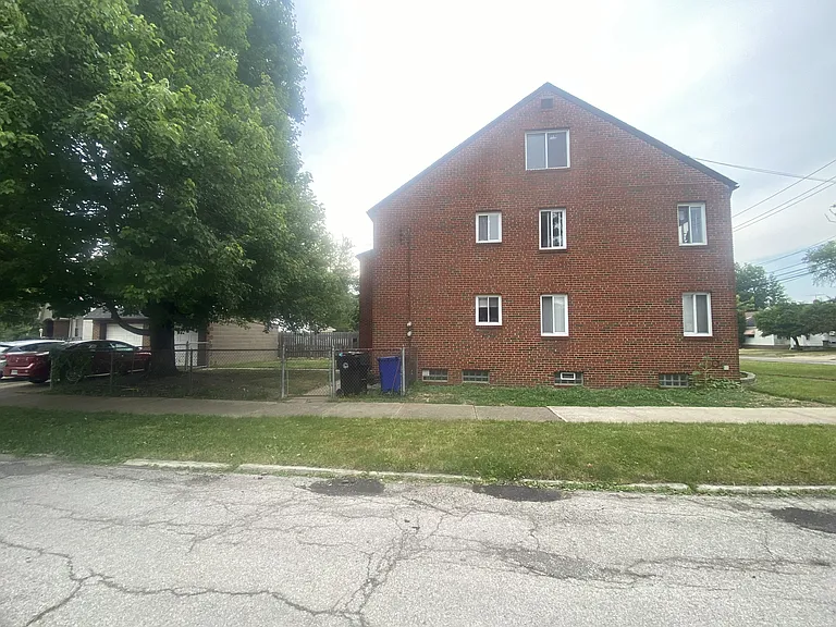 3614 Warren Rd — Photo 3