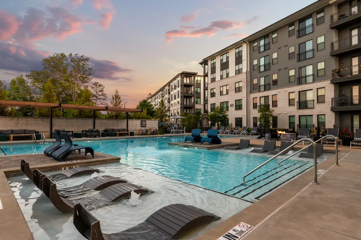 Apartments with Pool in Duluth GA