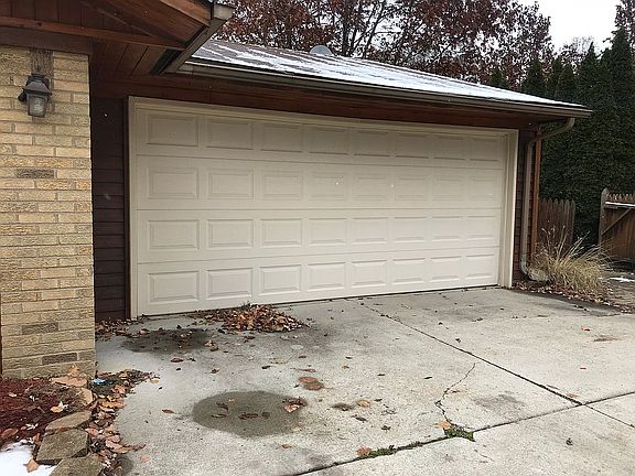 5th image of 35324 Edythe Dr