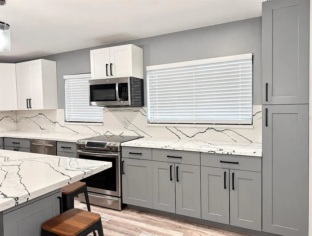 2 bed, 2.0 bath, 960 sqft, $1,700 — Photo 3