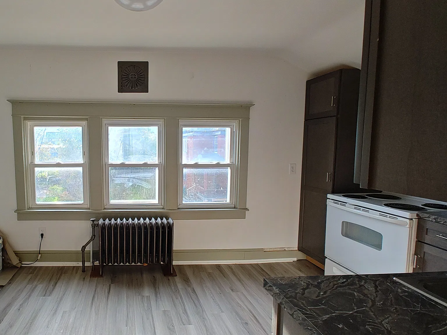 1 bed, $1,100 — Photo 4