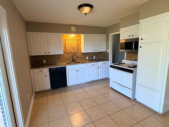 3rd image of 3103 Donald Dr
