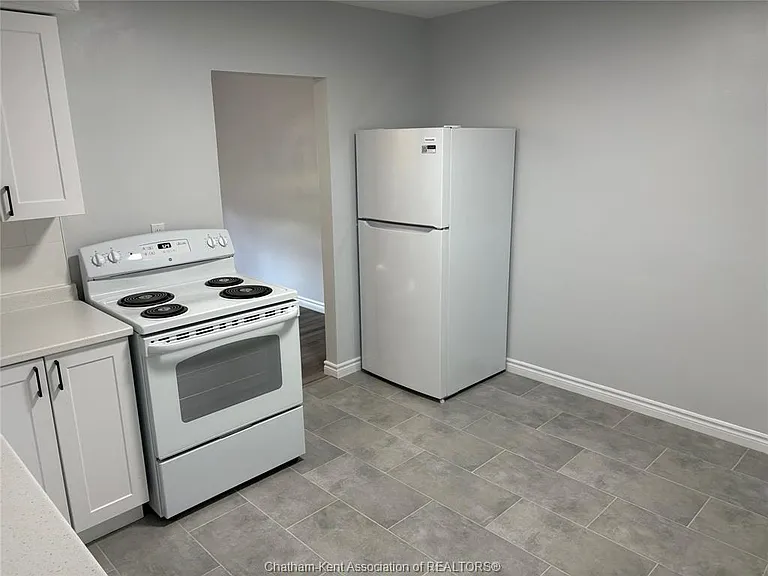 990 Chandler St — Photo 3