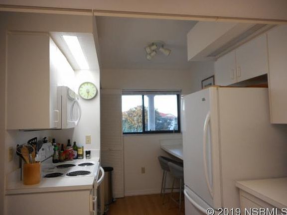 5th image of 445 Bouchelle Dr APT 304
