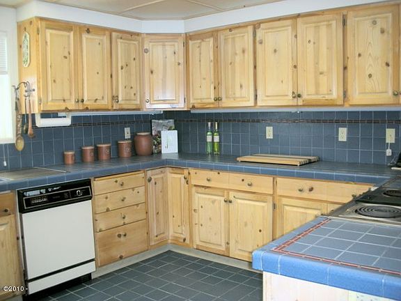 4th image of 301 Salishan Dr