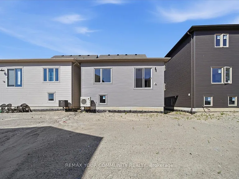 26 Flan Blvd — Photo 17
