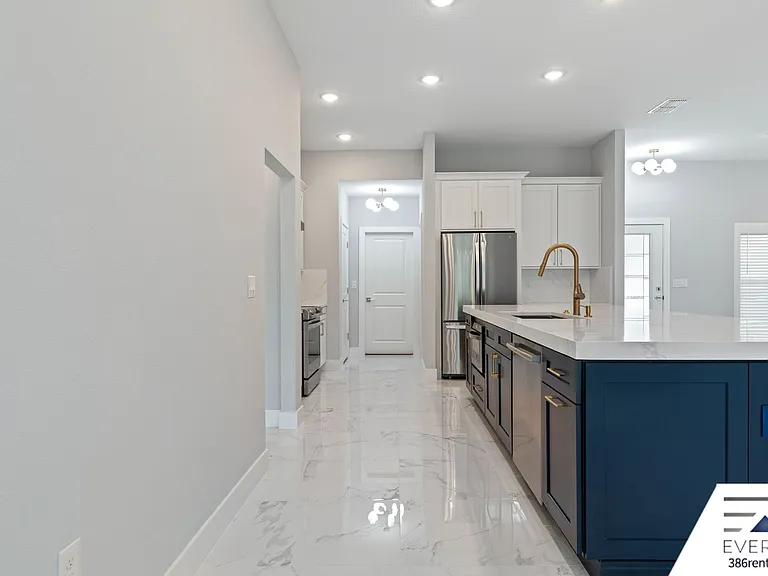 4 Karl Ct — Photo 11