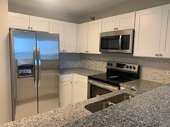 3rd image of 345 N Lasalle St #902