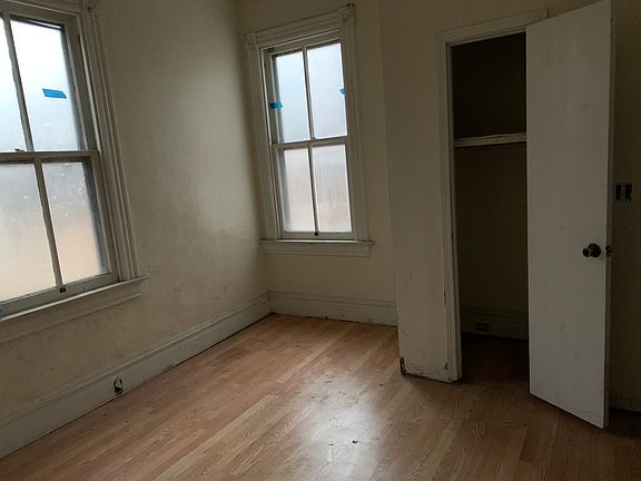 5th image of 2057 Switzer Ave