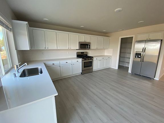 3rd image of 100 NE Belfair Station Dr