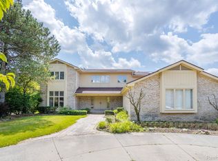 4421 Pinehurst Dr, West Bloomfield, MI