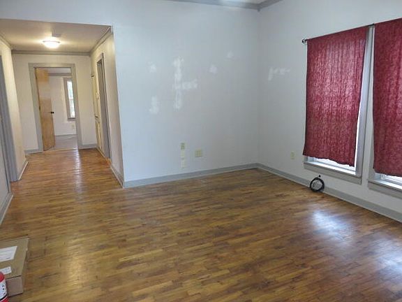 5th image of 1002 W Cherry St