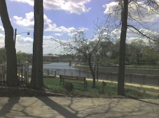 512 E Center St APT 1, Rochester, MN 55904