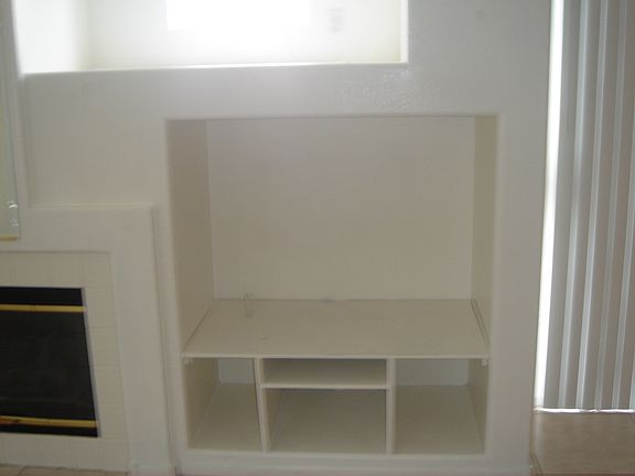 4th image of 626 Sandana Cir