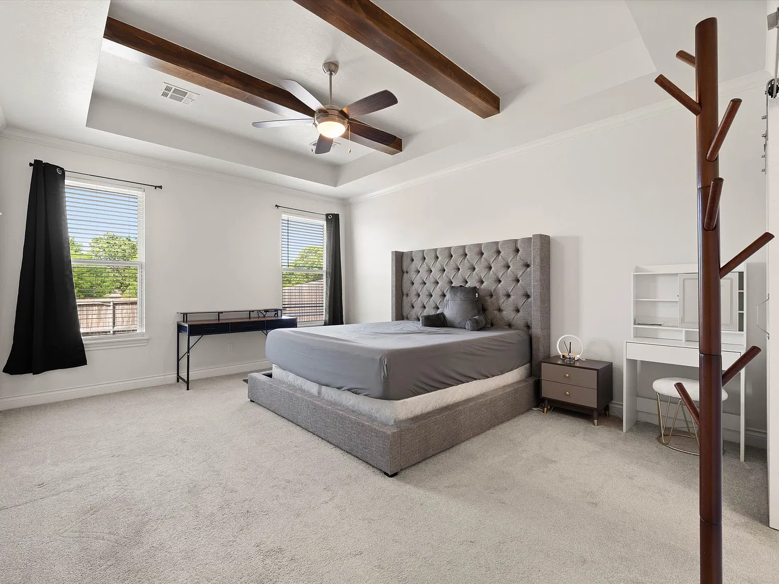 3 bed, 1801 sqft, $2,300 — Photo 4