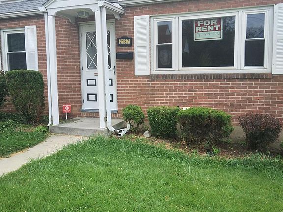 2nd image of 2137 Boas St