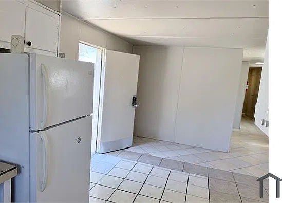 3 bed, 900 sqft, $1,600 — Photo 2