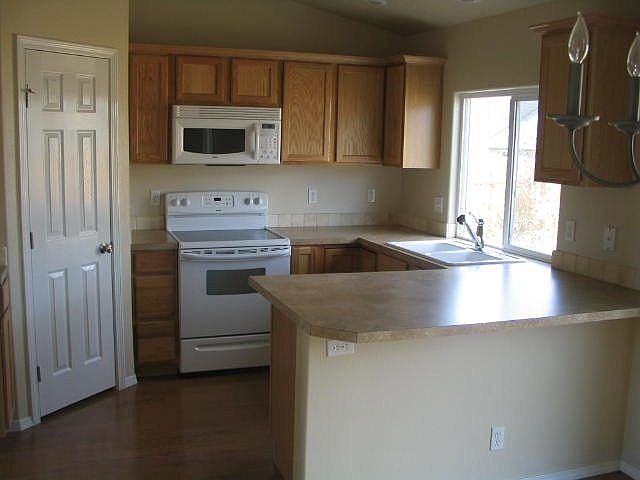 2nd image of 962 W 4th St N