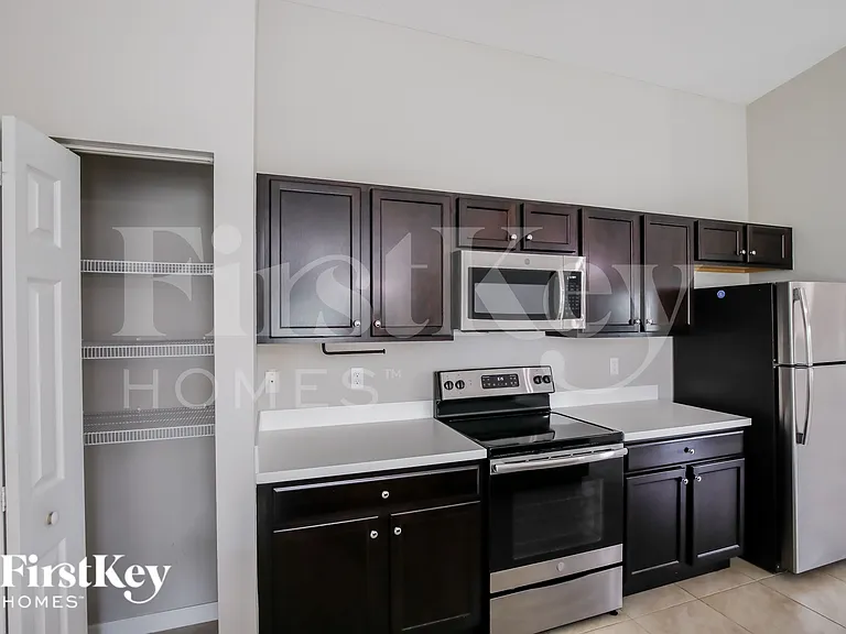 1497 SW San Sebastian Ave — Photo 5