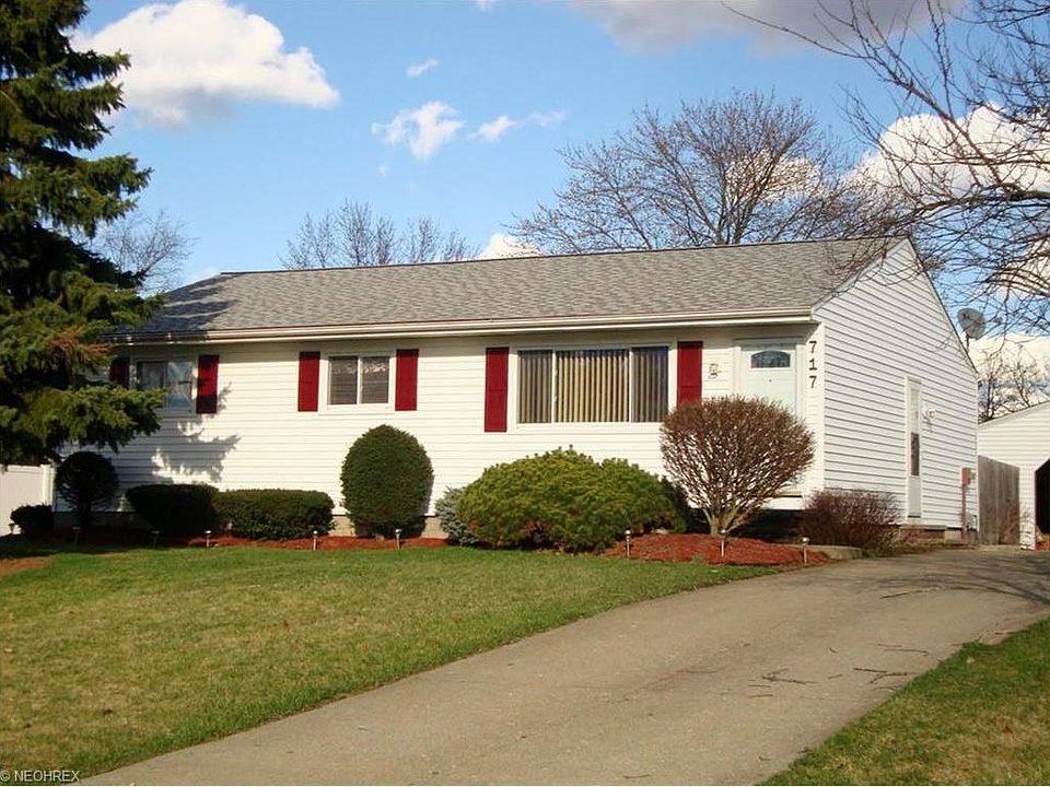 1st image of 717 Charlotte Dr