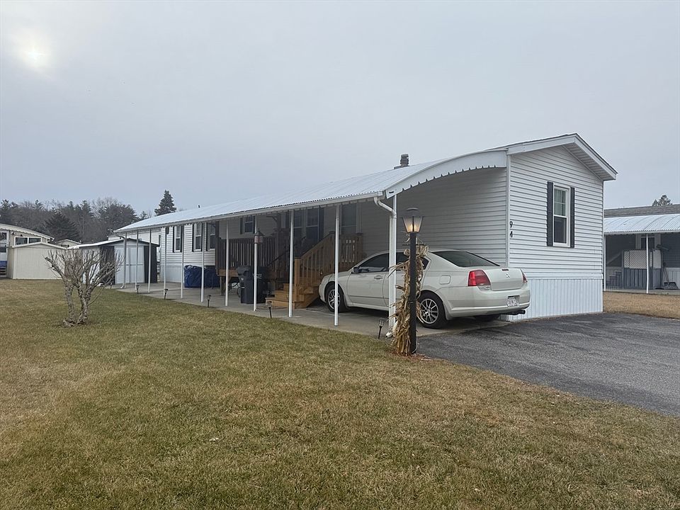 1st image of 556 Central St #94