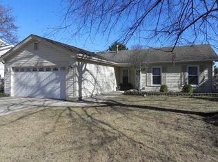 605 Cutters Mill Ln, Schaumburg, IL 60194