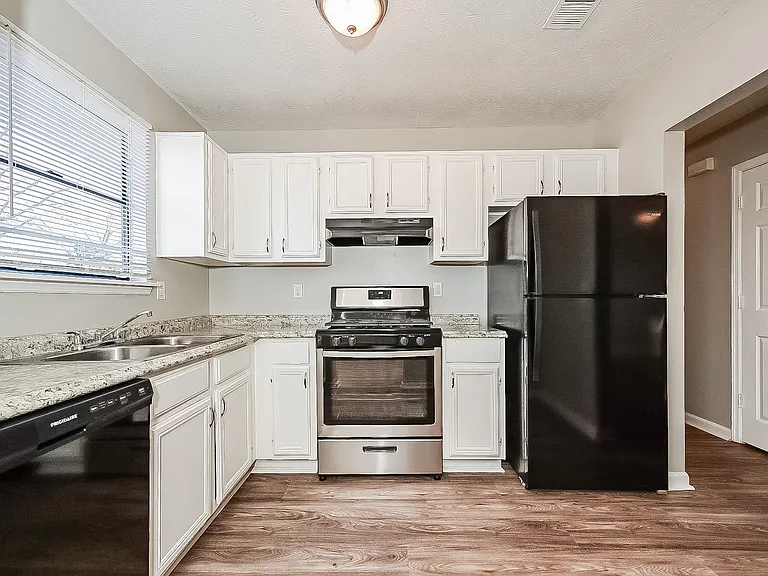 6698 Bent Creek Dr — Photo 8