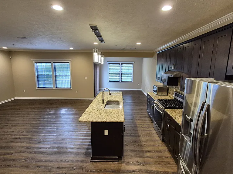 605 Alessia Ct — Photo 8