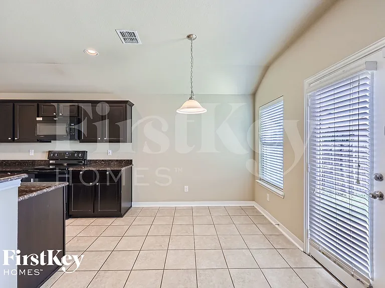 3613 Cayman Dr — Photo 7