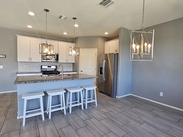 10679 W Golson Dr — Photo 9