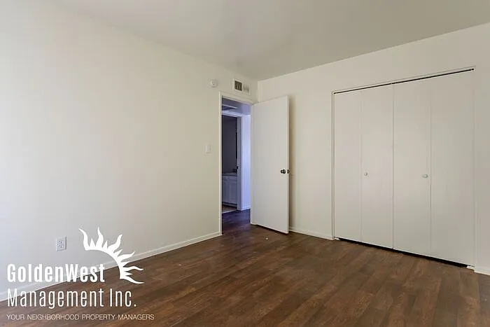 2209 W Belmont Ave #5 — Photo 8