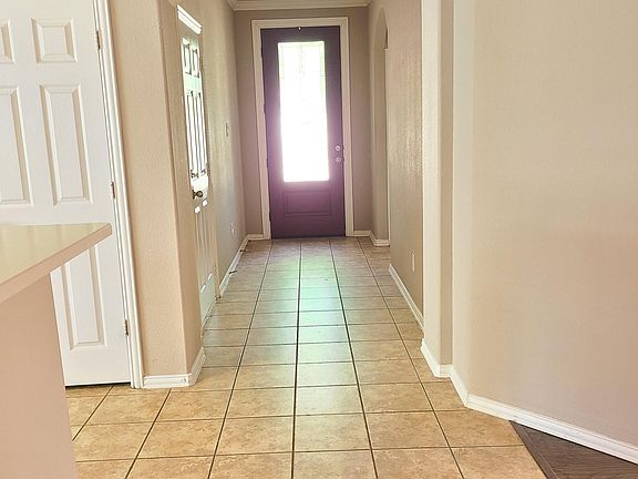 4th image of 5813 Mariposa Dr