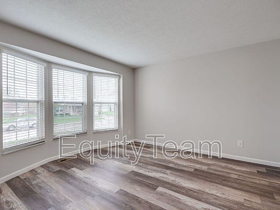 3rd image of 2225 Rosina Dr