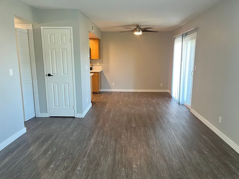 Corona Pointe Resort — Photo 145