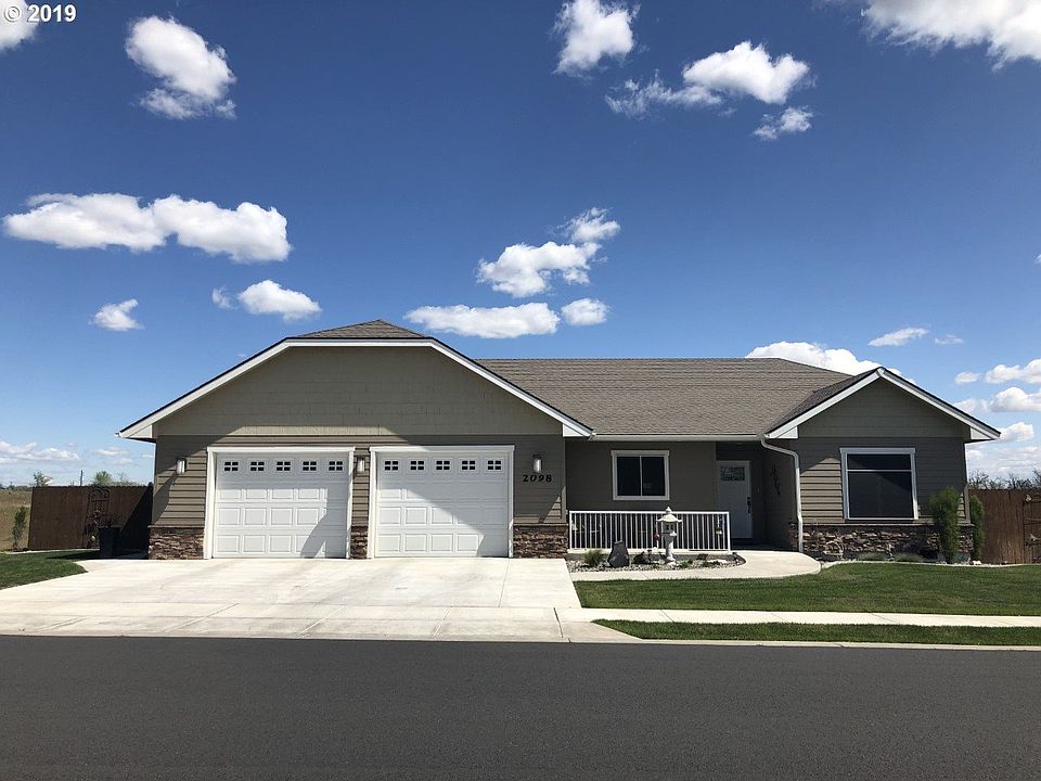 1st image of 2098 NE 8th St