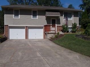 1016 Village Ct, Buckner, MO 64016