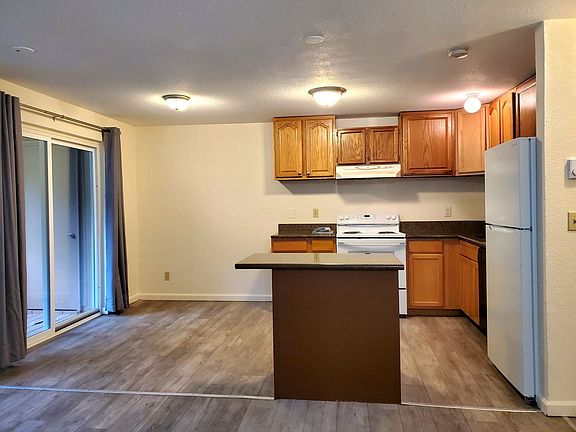 5th image of 2056 E 56th St APT H3