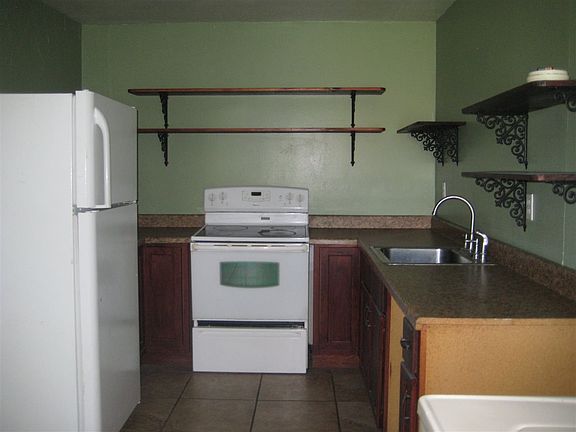 3rd image of 2401 SW E Ave