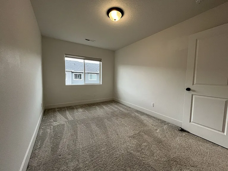 2875 S Magnolia Dr — Photo 35