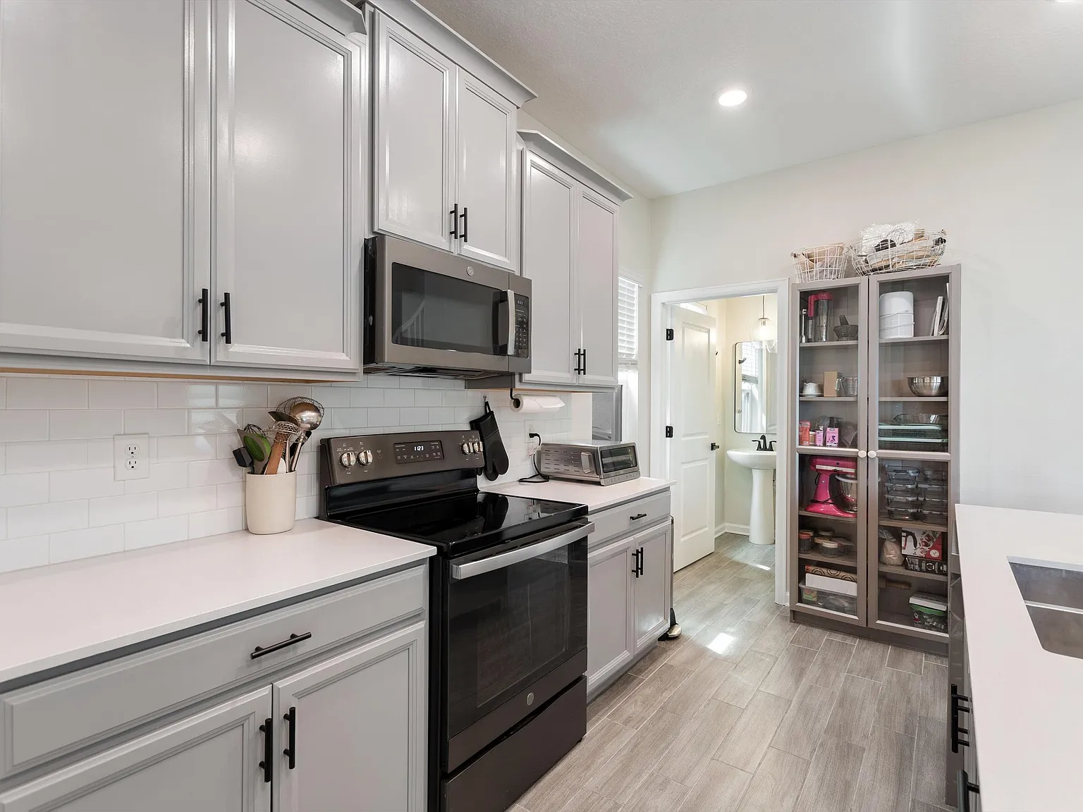 3 bed, 2076 sqft, $2,900 — Photo 3