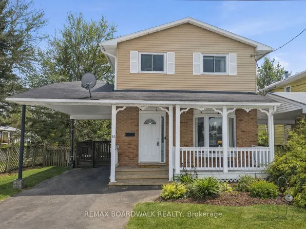 32 Provost St, Perth, ON K7H 3H1