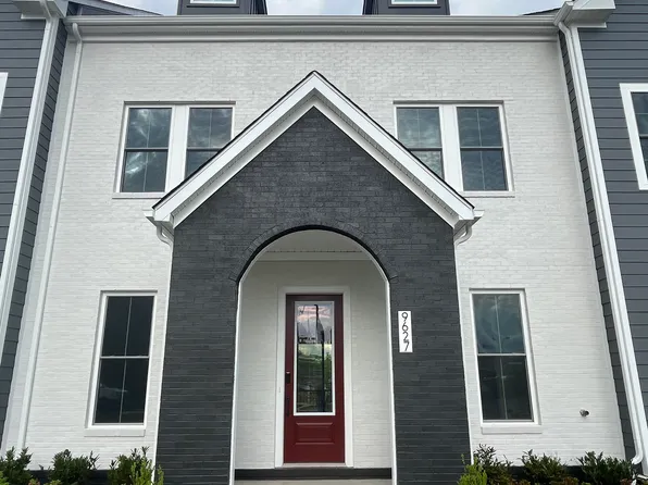 9627 Grant Ave, Manassas, VA 20110
