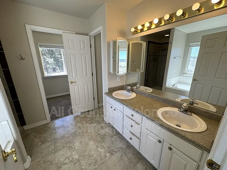 19120 Pinon Park Rd — Photo 10