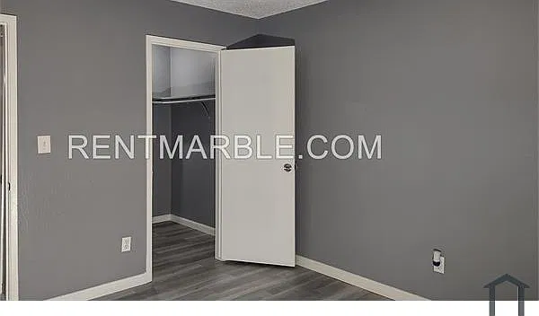 4550 E Fountain Way — Photo 3